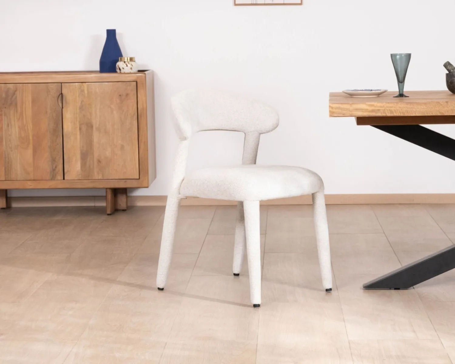 Meuble House Lot de 2 chaises design et confortables en tissu bouclettes blanc "Amarello" New