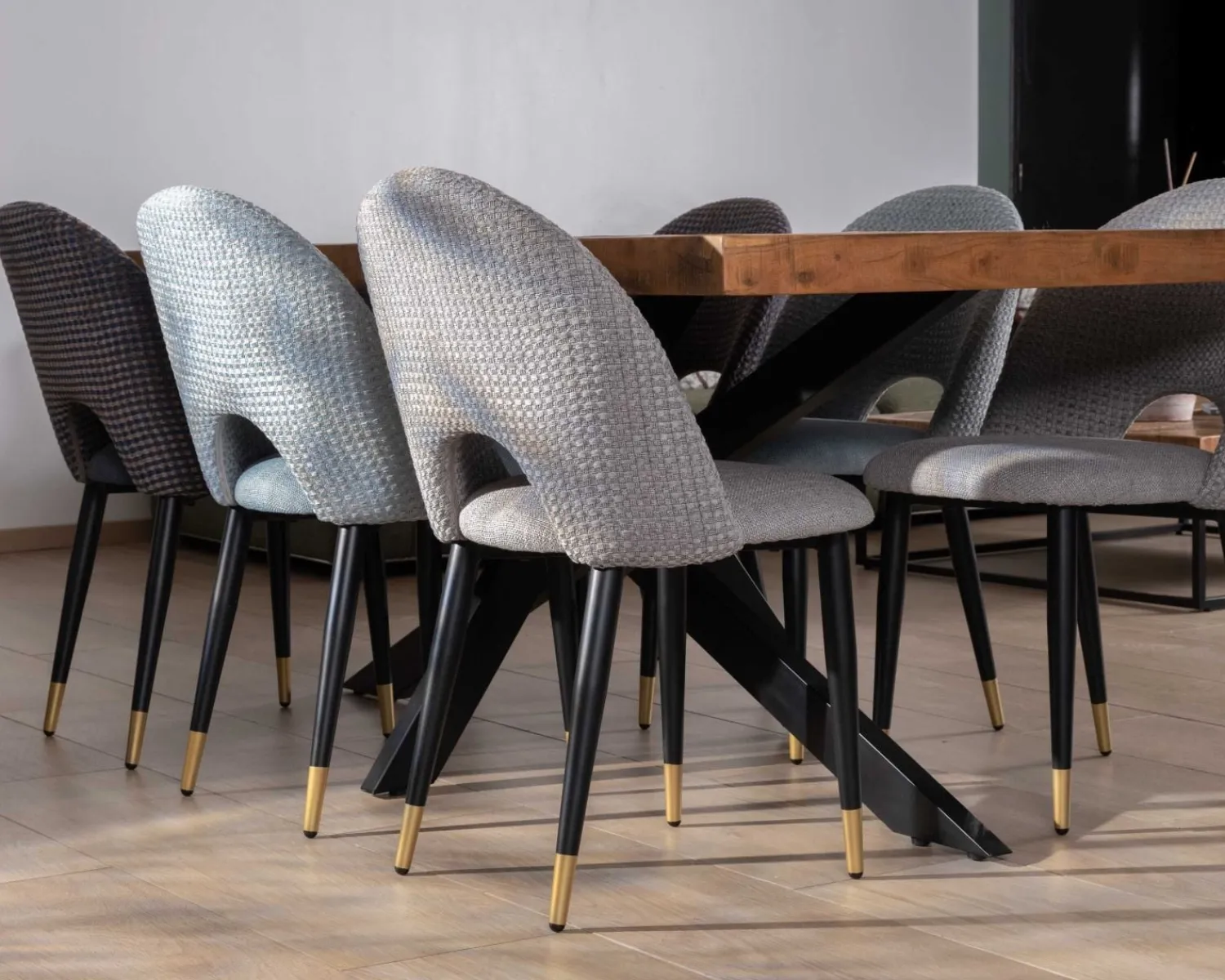 Meuble House Lot de 2 chaises en tissu bleu clair et pieds métal laqué noir "Vermont" Discount