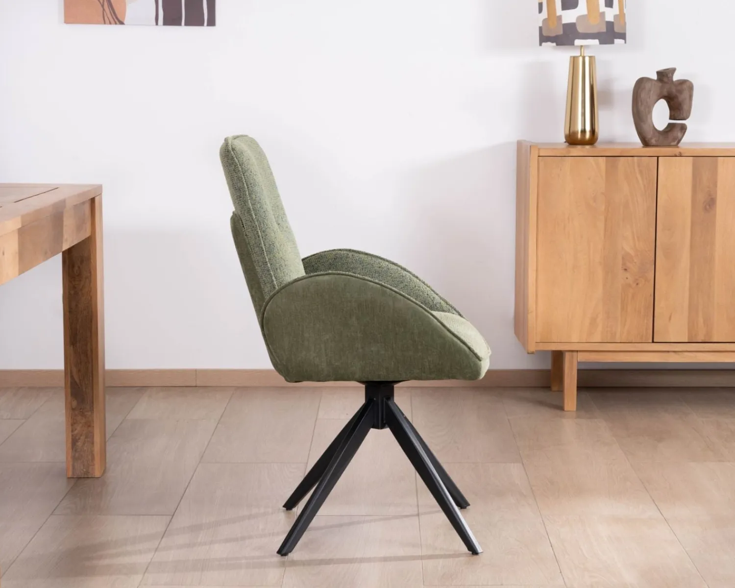 Meuble House Lot de 2 chaises en tissu vert doux "Eddy" avec accoudoirs et pied métal pivotant Hot
