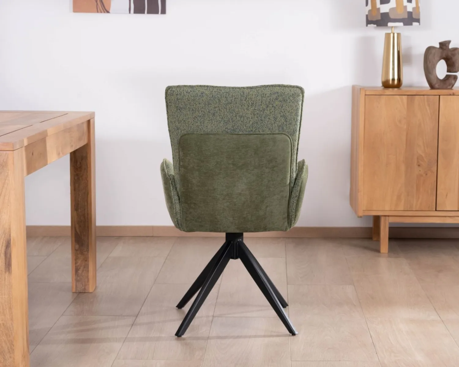 Meuble House Lot de 2 chaises en tissu vert doux "Eddy" avec accoudoirs et pied métal pivotant Hot