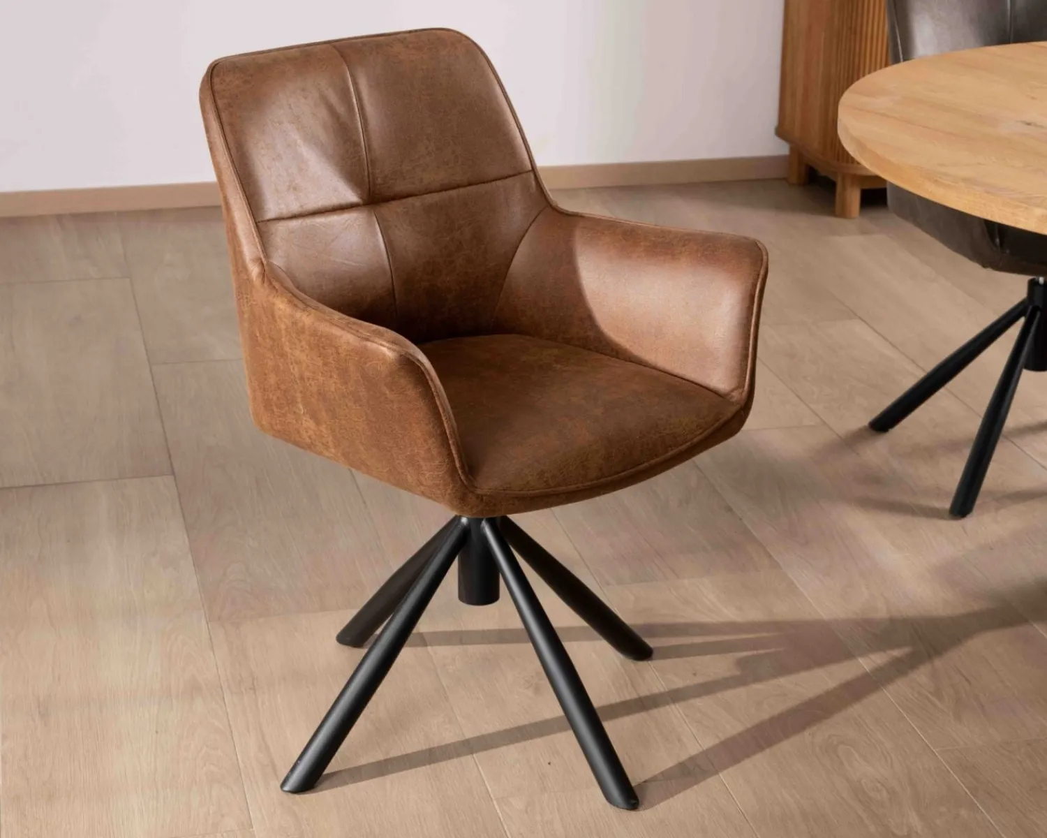 Meuble House Lot de 2 chaises enveloppantes sur pied rotatif "Ritchey" tissu microfibre havane Sale
