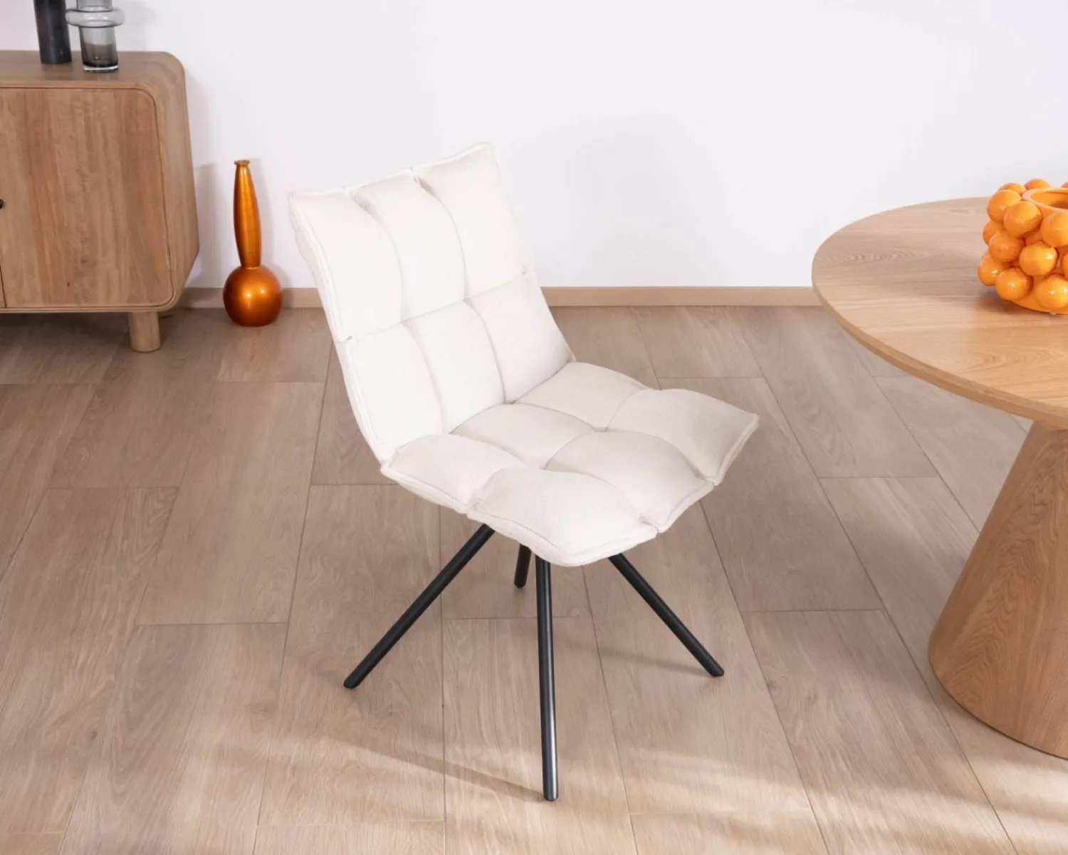 Meuble House Lot de 2 chaises pivotantes 360° "Cassidy" design et matelassées en tissu blanc cassé Sale