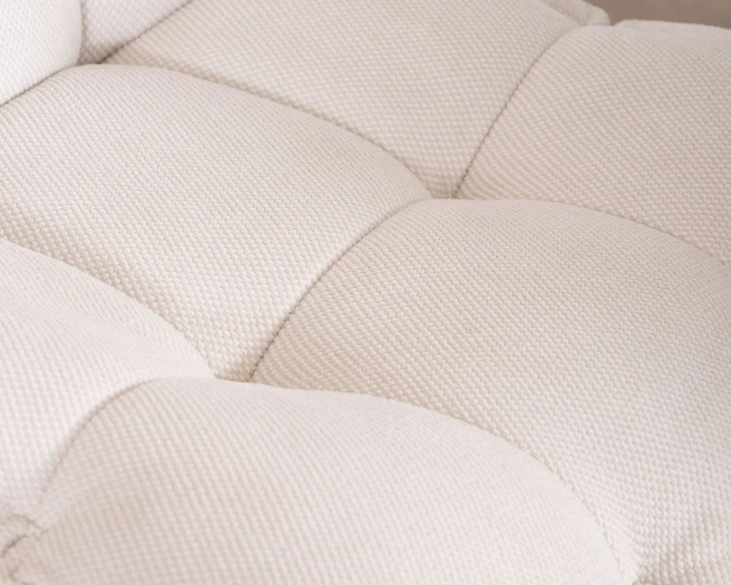 Meuble House Lot de 2 chaises pivotantes 360° "Cassidy" design et matelassées en tissu blanc cassé Sale