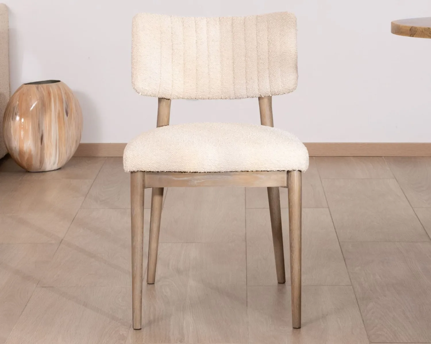 Meuble House Lot de 2 chaises scandinaves en bois grisé et tissu bouclettes beige "Isadora" Outlet