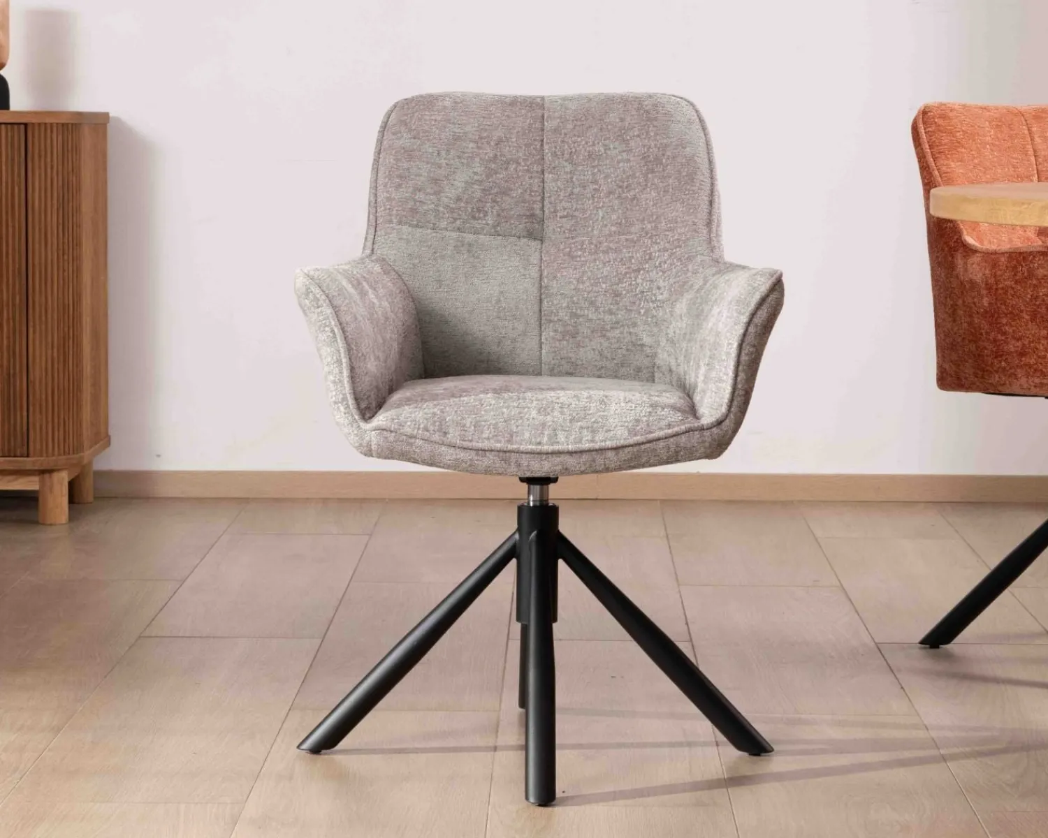 Meuble House Lot de 2 chaises tournantes en tissu gris clair et pieds métal "Ewing" New