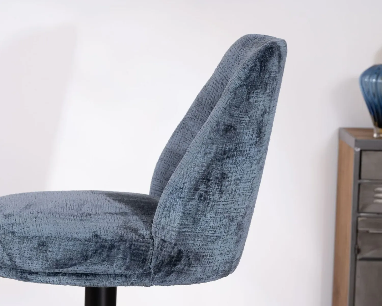 Meuble House Lot de 2 confortables chaises de bar pivotantes en tissu bleu "Zoung" dossier haut Best