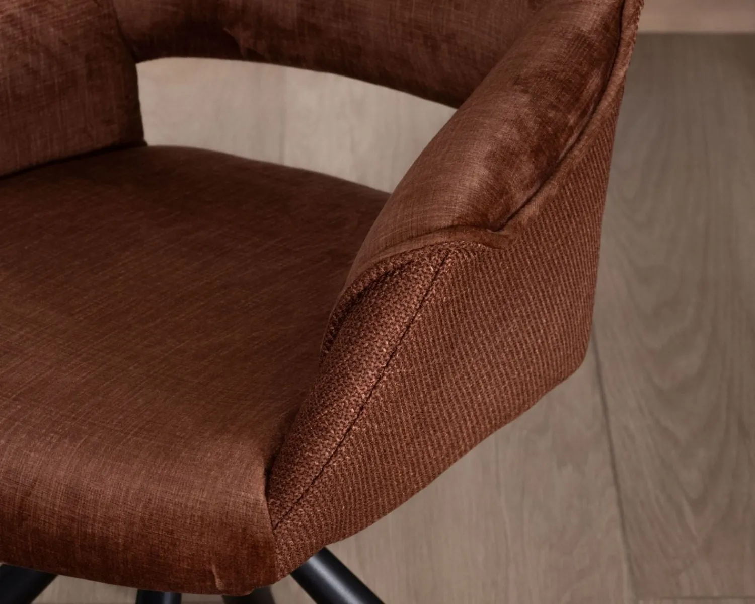 Meuble House Lot de 2 fauteuils de repas pivotants en tissu bi texturé cuivré "Chilko" esprit rétro Best
