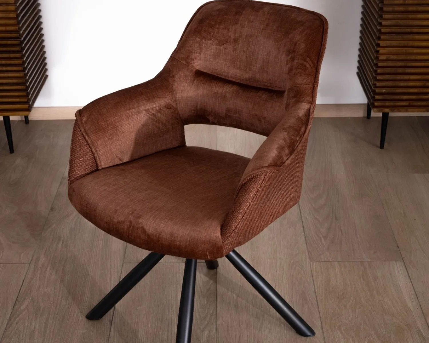 Meuble House Lot de 2 fauteuils de repas pivotants en tissu bi texturé cuivré "Chilko" esprit rétro Best