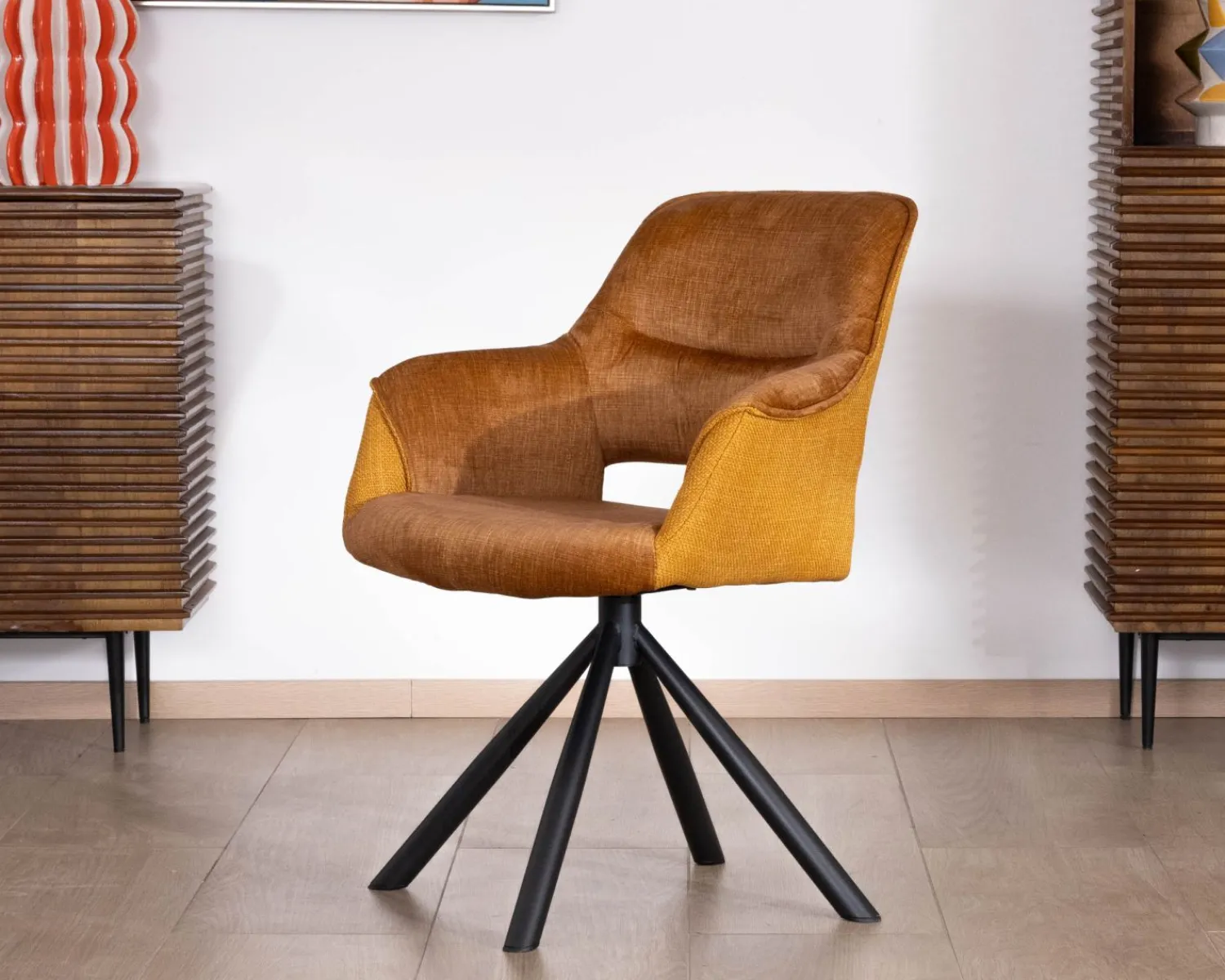 Meuble House Lot de 2 fauteuils de repas pivotants et enveloppants en tissu bi texturé jaune moutarde "Chilko"