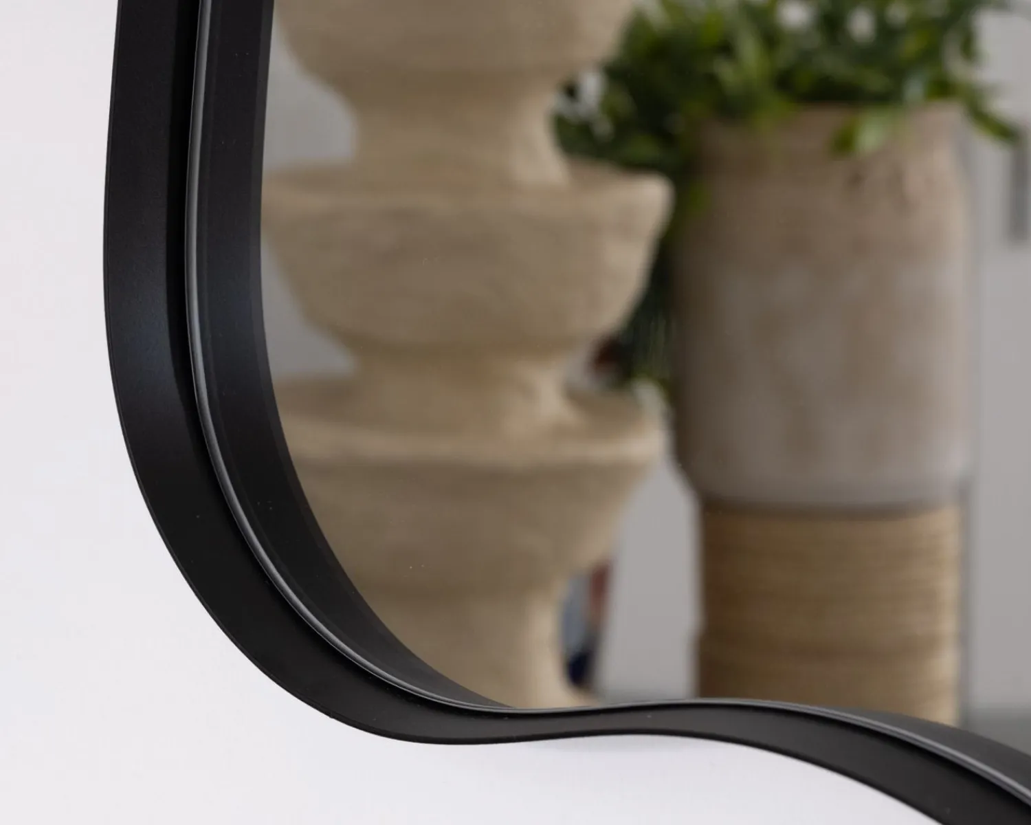 Meuble House Lot de 2 miroirs forme naturelle avec encadrement en métal noir "Patras" New