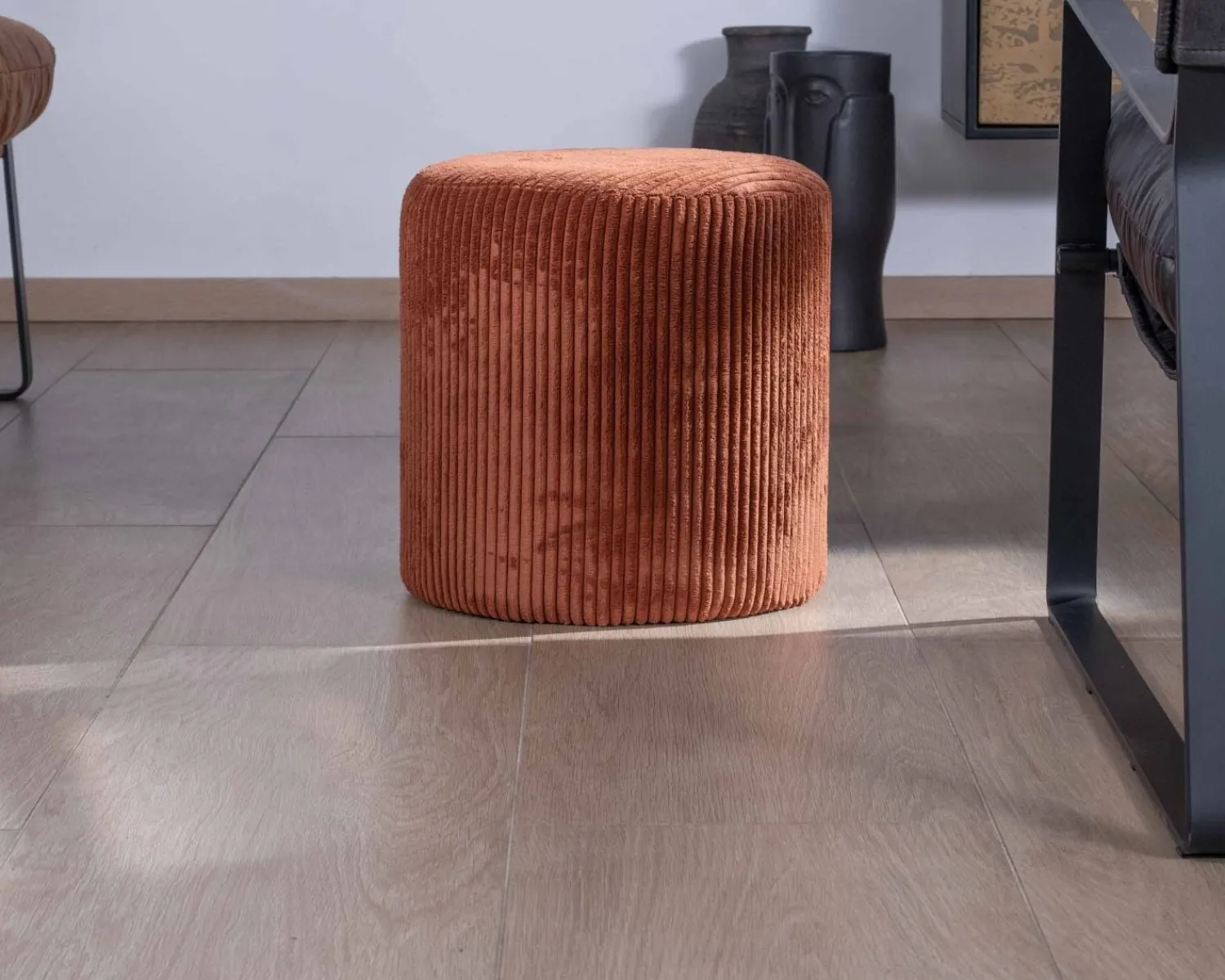 Meuble House Lot de 2 petits poufs couleur rouille en velours côtelé "Snaw" diamètre 35 cm Best