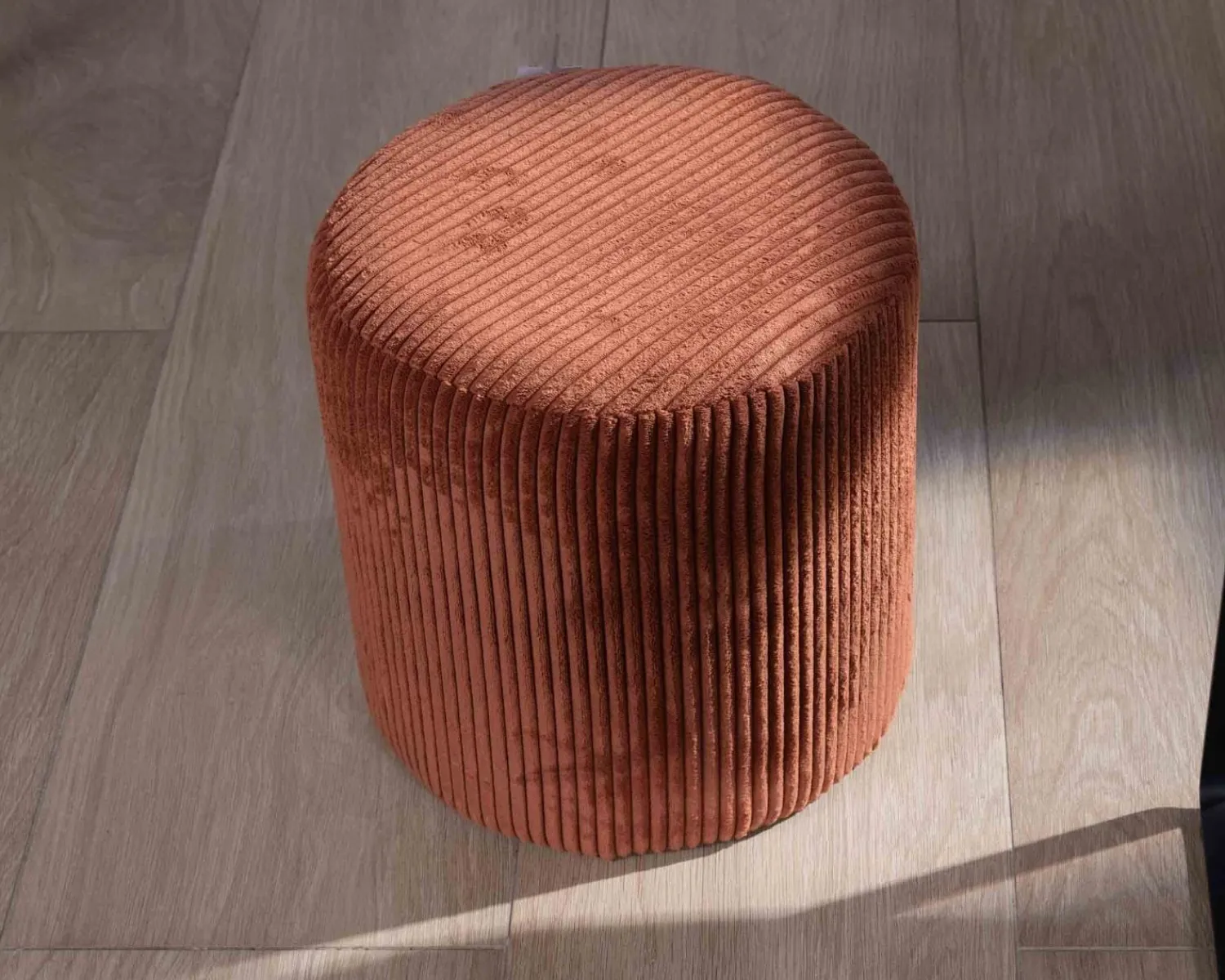 Meuble House Lot de 2 petits poufs couleur rouille en velours côtelé "Snaw" diamètre 35 cm Best