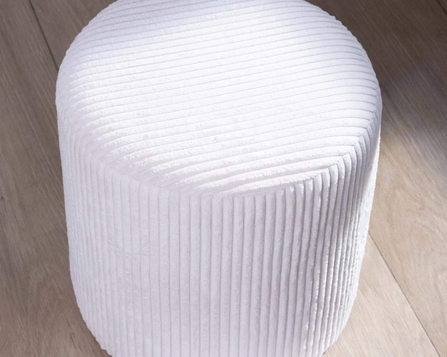 Meuble House Lot de 2 petits poufs ronds en velours blanc "Snaw" Online