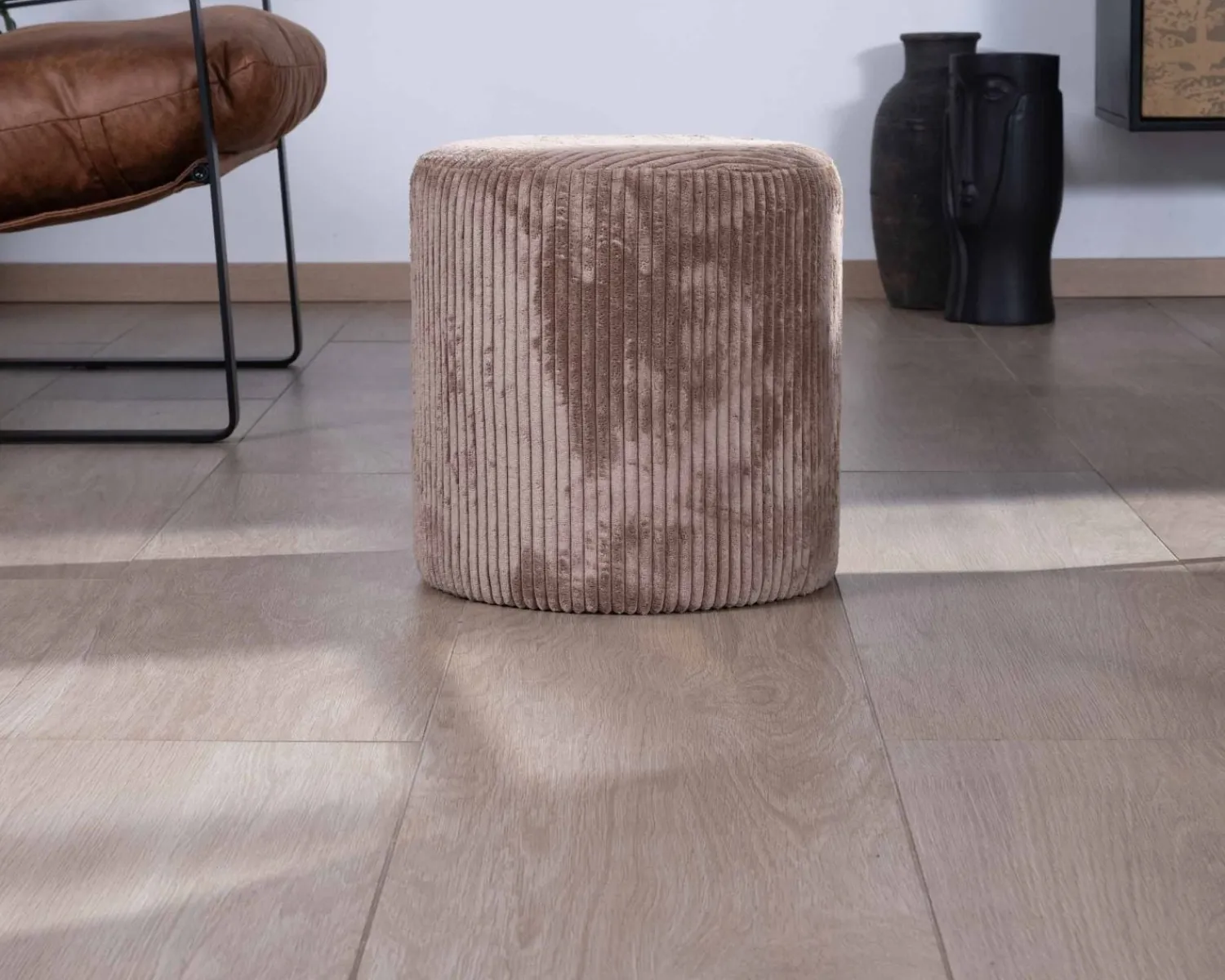 Meuble House Lot de 2 petits poufs ronds en velours couleur camel "Snaw"
