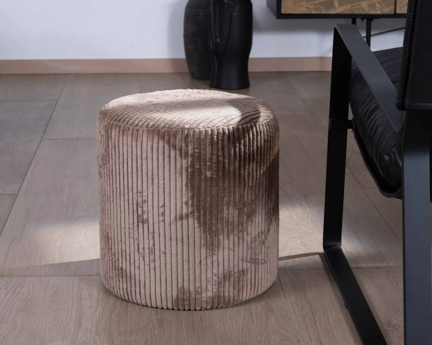 Meuble House Lot de 2 petits poufs ronds en velours couleur camel "Snaw"