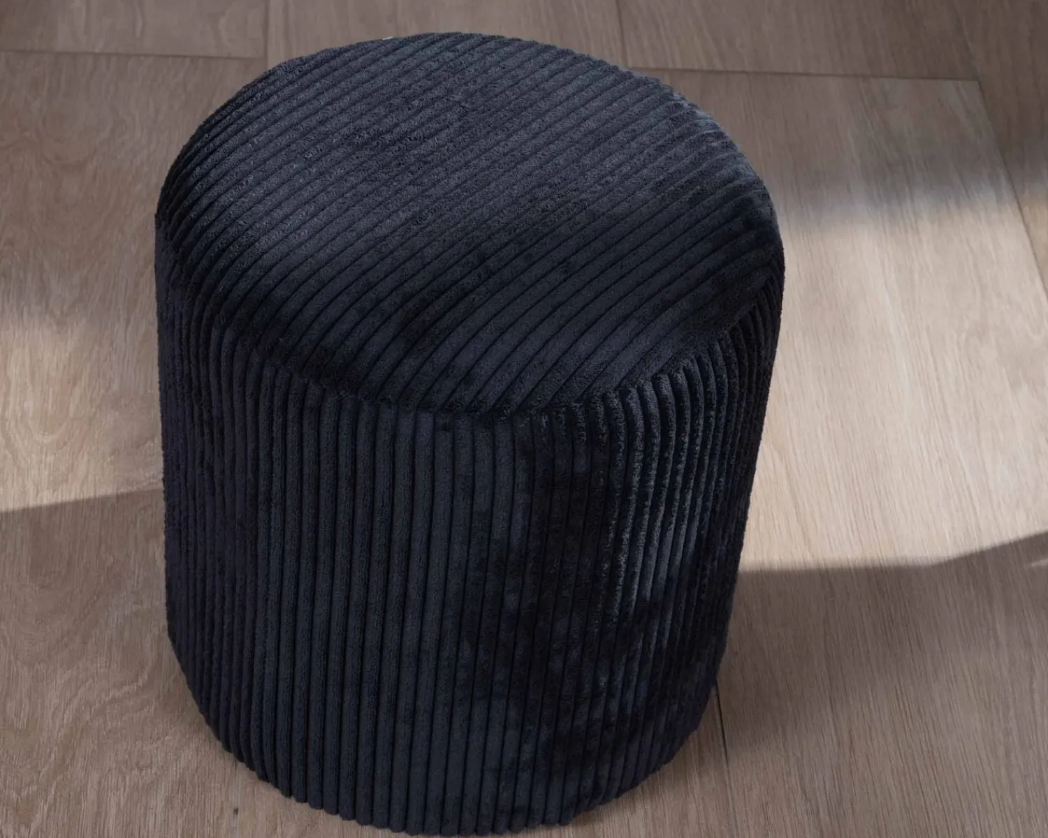 Meuble House Lot de 2 poufs noirs en velours côtelé "Snaw" diamètre 35 cm Sale