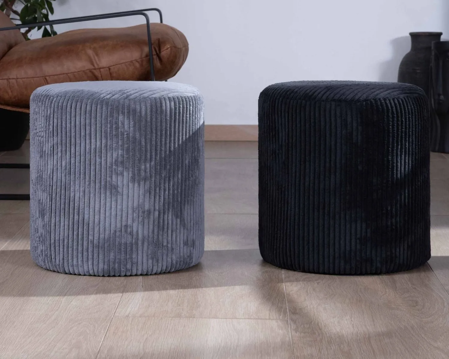 Meuble House Lot de 2 poufs ronds en velours côtelé gris "Snaw" diamètre 35 cm Discount