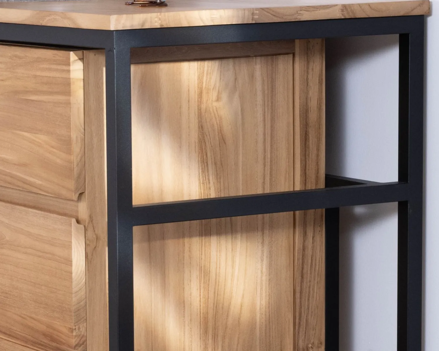Meuble House Meuble sous vasque contemporain en teck 120 cm "Wavy" piètement design en métal New