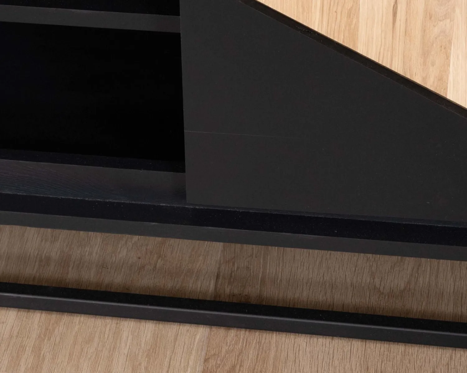 Meuble House Meuble télé 140 cm en bois massif "Trace" Best
