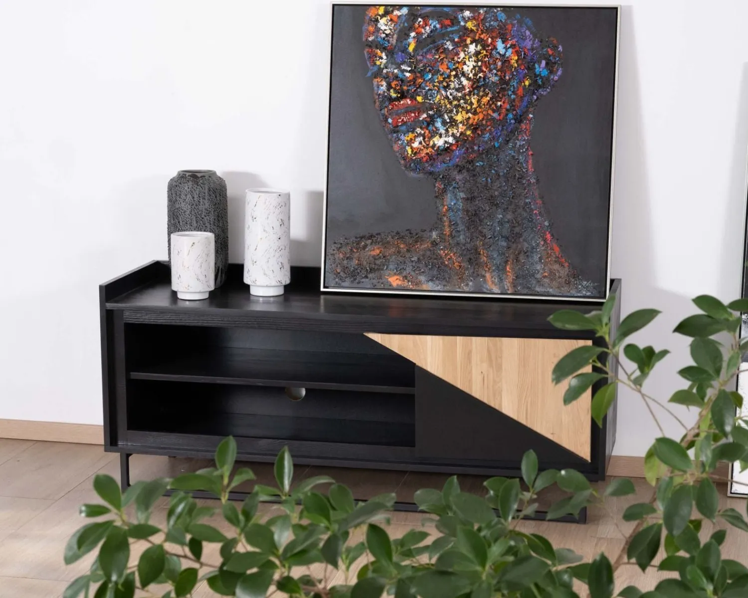 Meuble House Meuble télé 140 cm en bois massif "Trace" Best