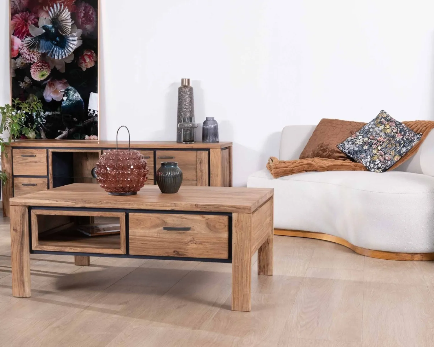 Meuble House Meuble TV 180cm acacia massif avec niche éclairage LED et étagère verre "Fantaisie" Outlet