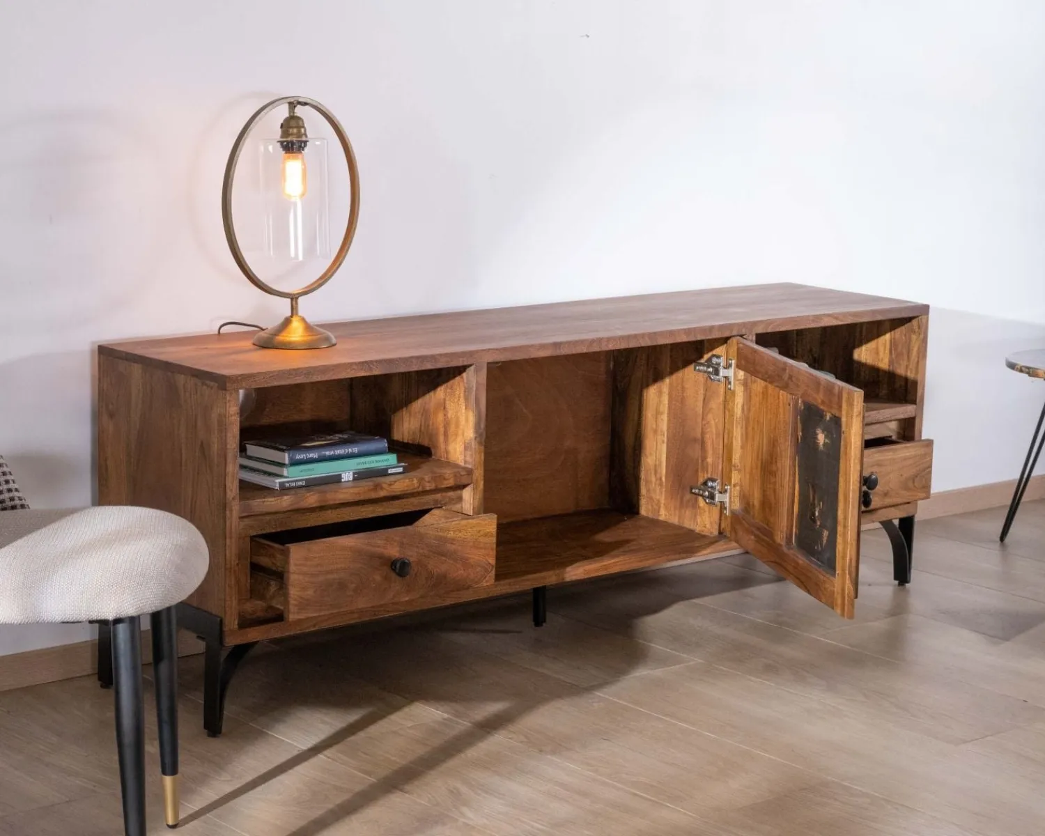 Meuble House Meuble TV 175cm ethnique acacia massif pieds métal noir "Membatu" New