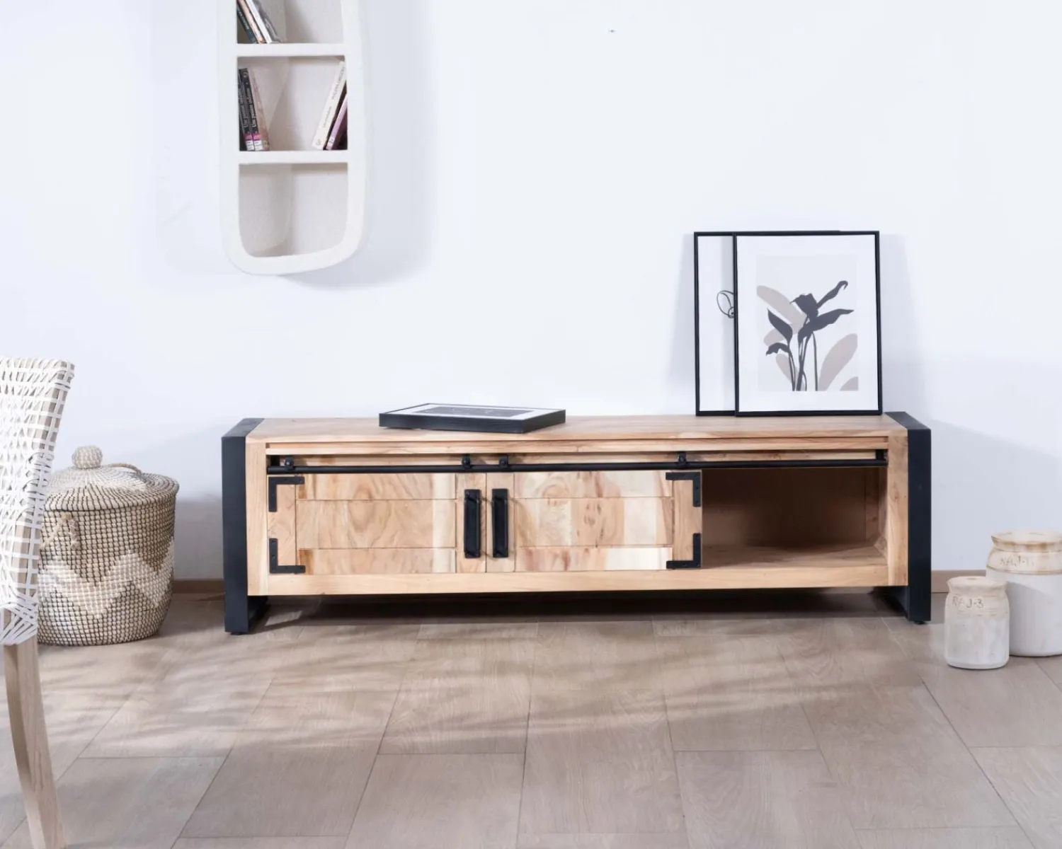 Meuble House Meuble TV industriel 180 cm bois et métal 2 portes 2 niches "Montréal" Outlet