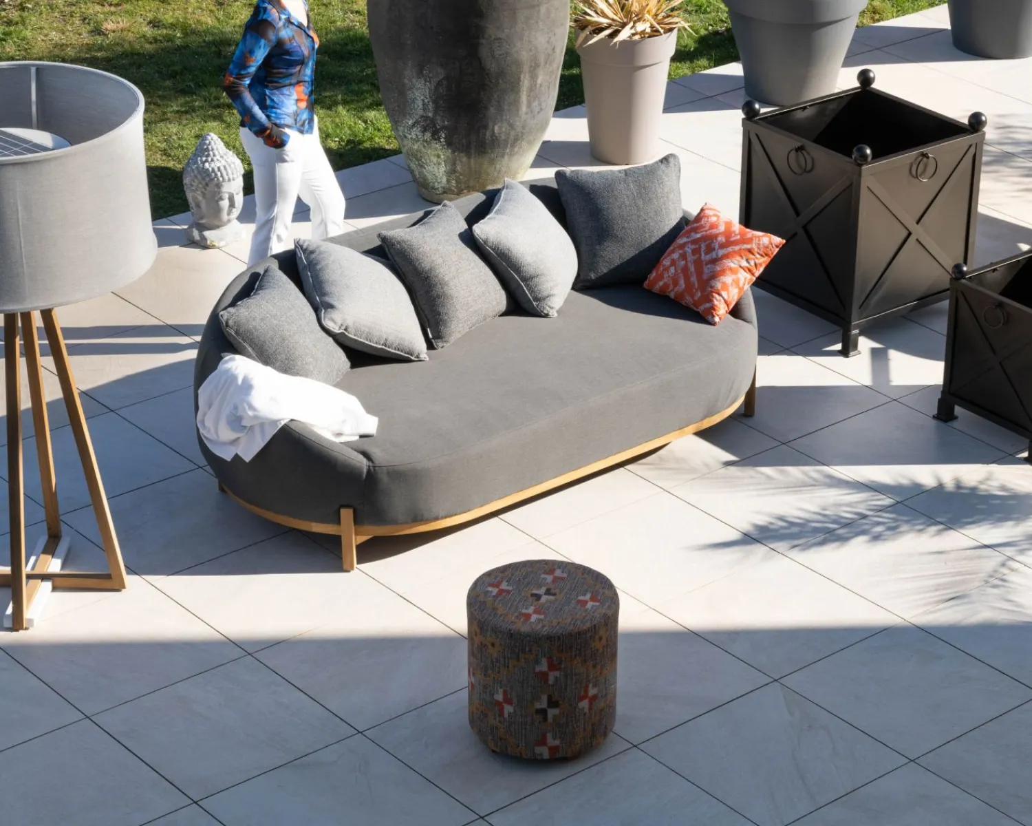 Meuble House Méridienne d'extérieur design enveloppant "Armando" gris foncé avec coussins coordonnés Clearance