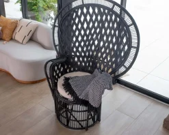 Meuble House Original fauteuil style Pomare en rotin tressé noir