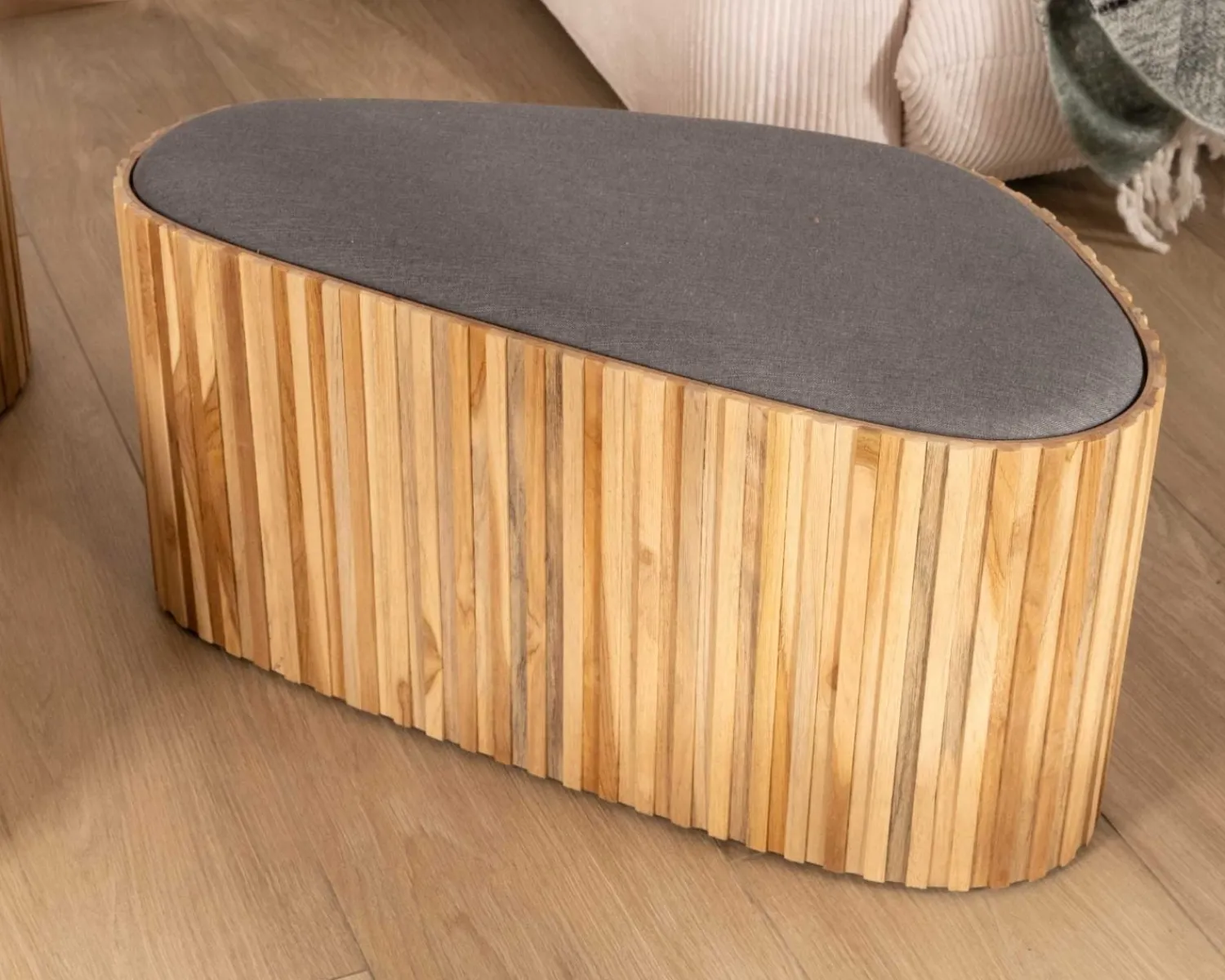 Meuble House Petite banquette en bois de teck recyclé et tissu gris "Foster" Hot