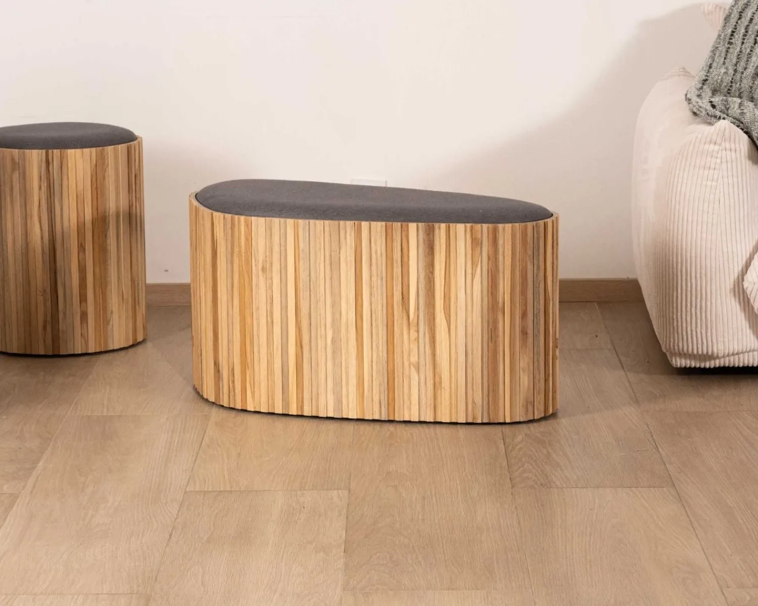 Meuble House Petite banquette en bois de teck recyclé et tissu gris "Foster" Hot