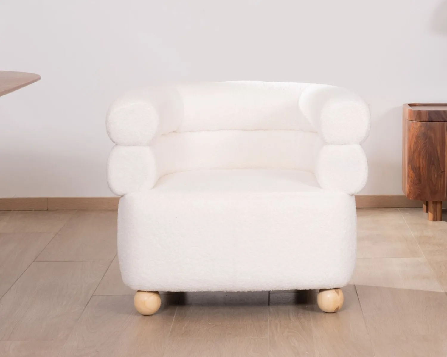 Meuble House Petite chauffeuse en tissu bouclette blanc design 70's "Wala" Discount