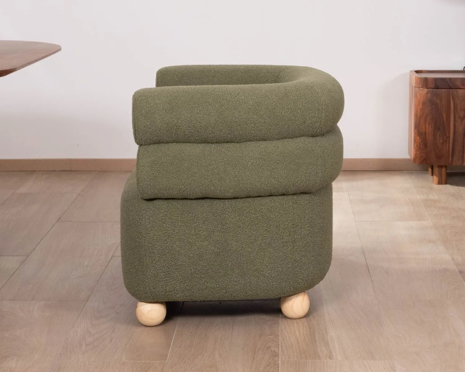 Meuble House Petite chauffeuse style retro "Wala" en tissu vert kaki Clearance