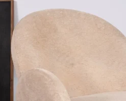 Meuble House Petit fauteuil esprit scandinave en tissu duveteux beige 