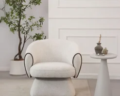 Meuble House Petit fauteuil lounge en tissu bouclette blanc cassé