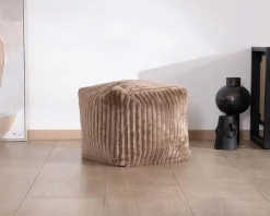 Meuble House Petit pouf carré en velours camel 