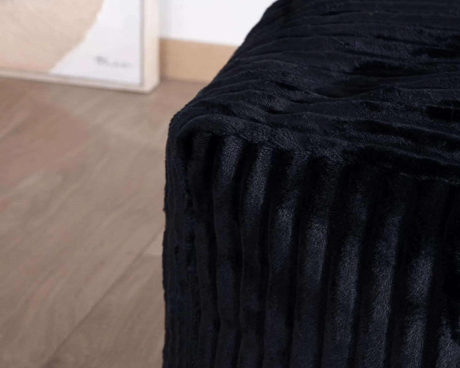 Meuble House Pouf carré en velours côtelé anthracite "Lizard" esprit cosy chic Outlet