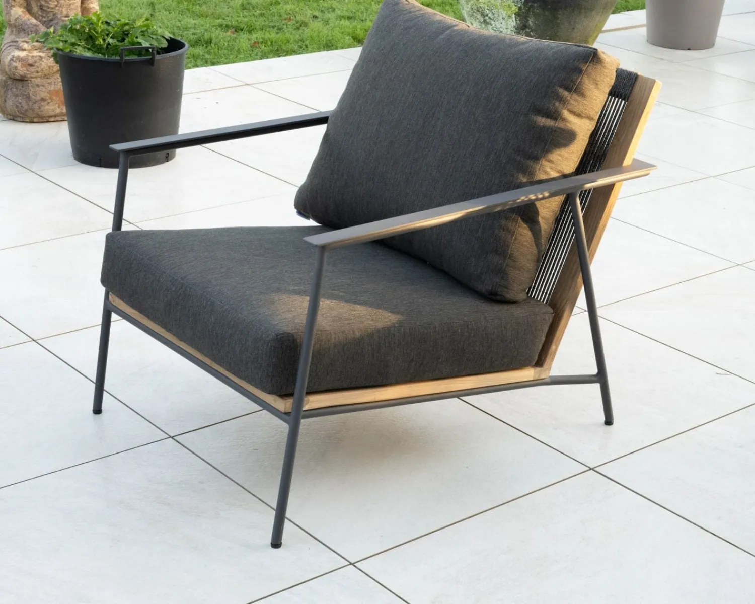 Meuble House Salon de jardin 3 pièces en aluminium, teck et tissu spécial extérieur gris foncé "Hélios" Outlet