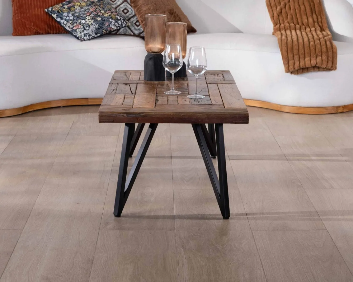 Meuble House Table basse 120cm en bois massif recyclé et pieds métal noir "Cidade" Discount
