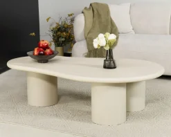 Meuble House Table basse forme organique en micro-ciment teinté crème 