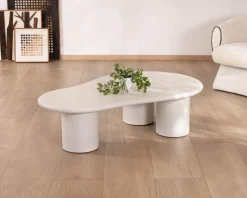 Meuble House Table basse forme organique en micro-ciment teinté crème 