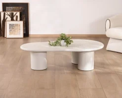 Meuble House Table basse forme organique en micro-ciment teinté crème 