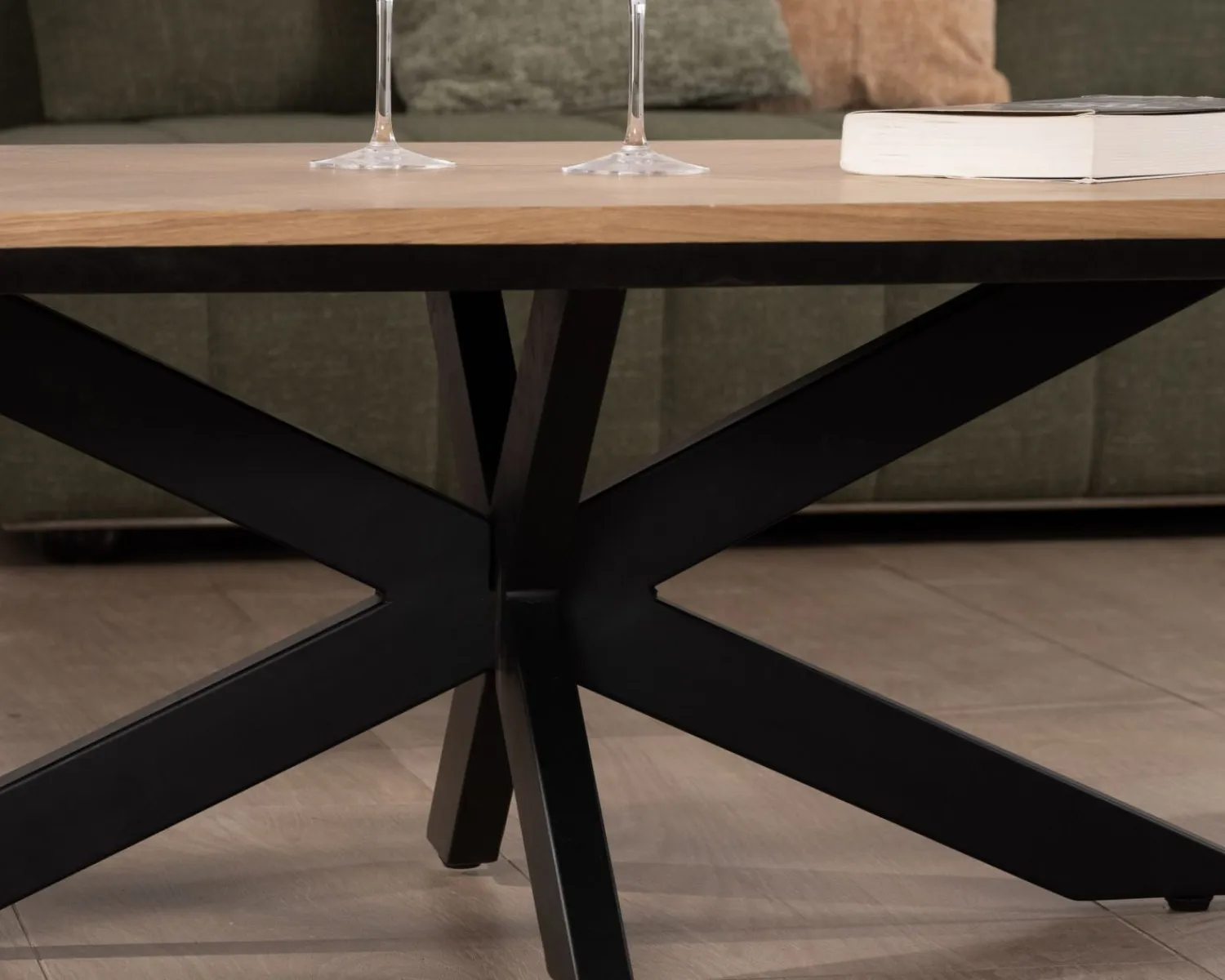 Meuble House Table basse plateau placage chêne clair pied étoile métal noir "Toledo" New