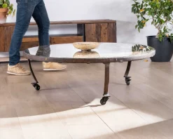 Meuble House Table basse ronde en bois recyclé et plateau verre avec pieds métal