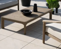 Meuble House Table basse spécial extérieur design épuré en teck finition naturelle sablée 