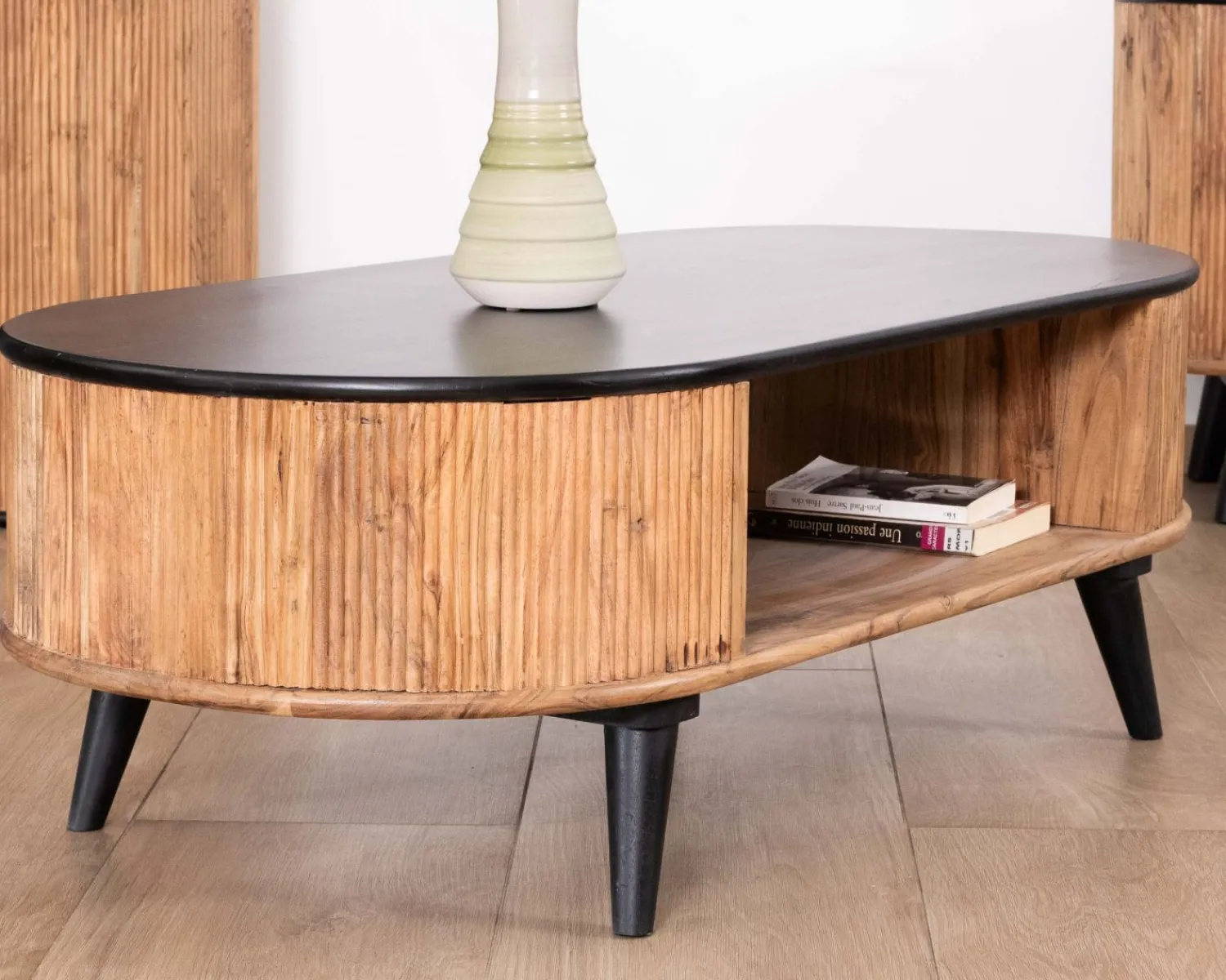Meuble House Table basse vintage design arrondi en acacia naturel et noir "Boogie" Online