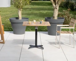 Meuble House Table bistrot 80x80 cm en teck et pied central aluminium 