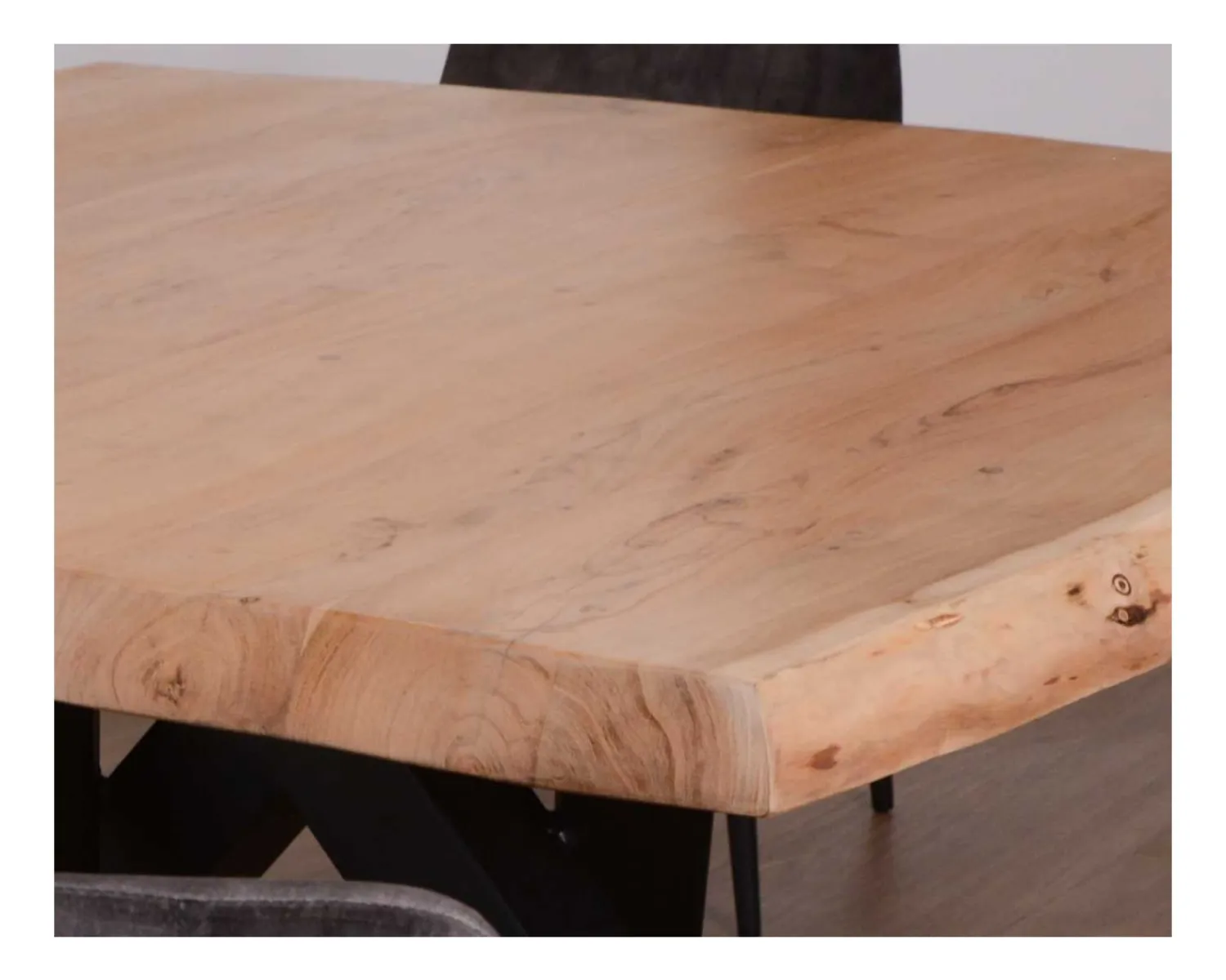 Meuble House Table carrée 150x150 cm acacia naturel massif et métal noir "Baillif" Discount