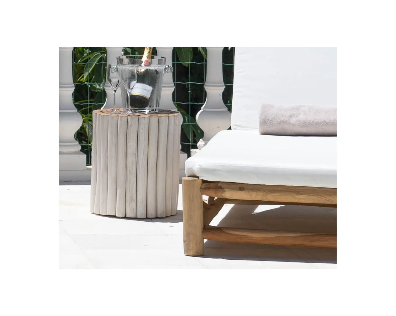 Meuble House Table d'appoint style ethnique en branches de teck "Sumatra" blanc et bois Discount