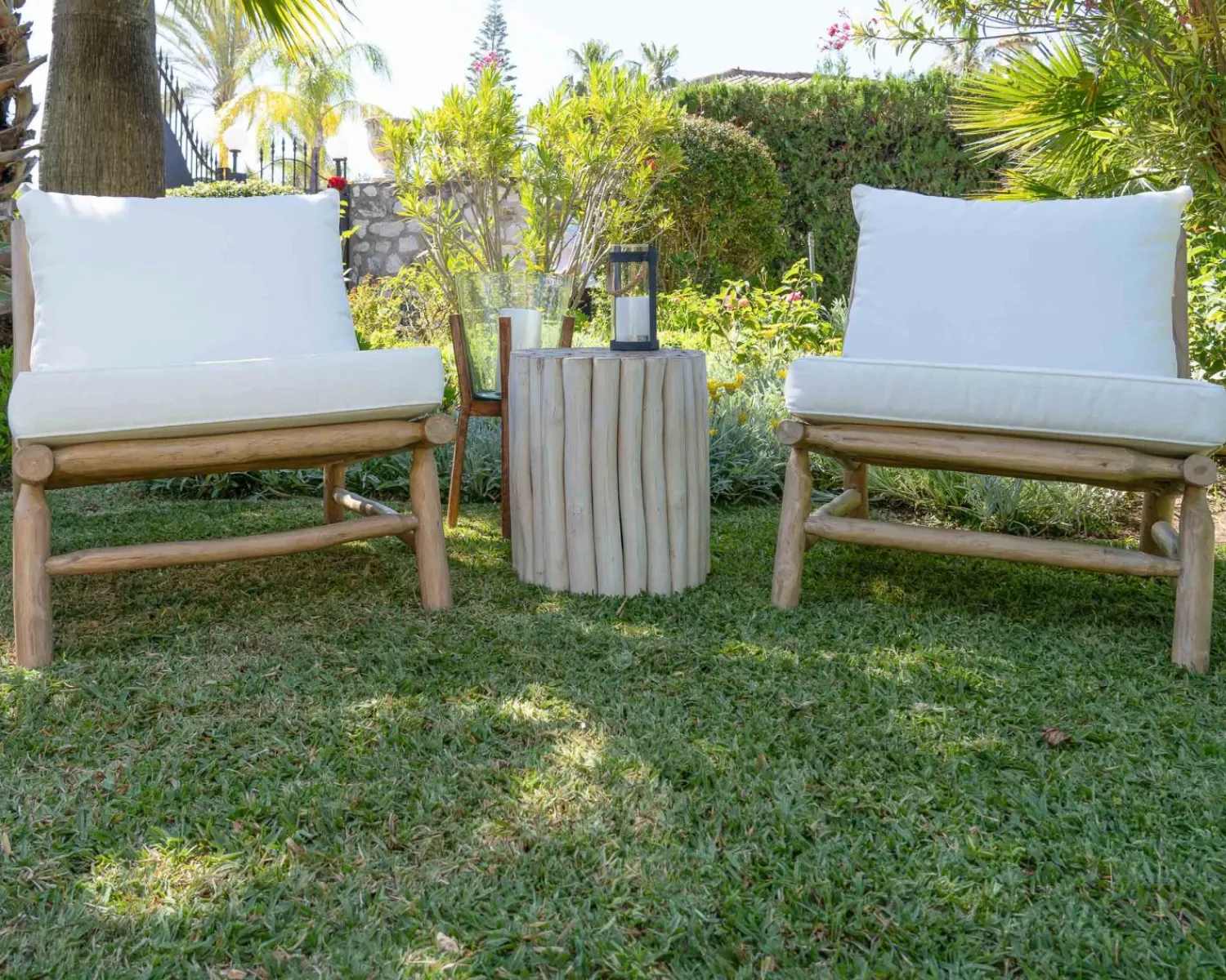 Meuble House Table d'appoint style ethnique en branches de teck "Sumatra" blanc et bois Discount